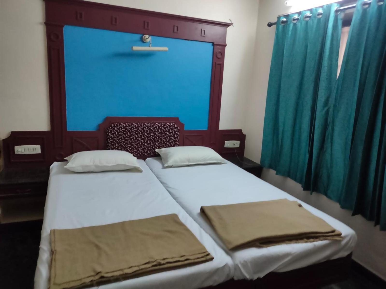 Anjana Hotels Theni Exterior foto