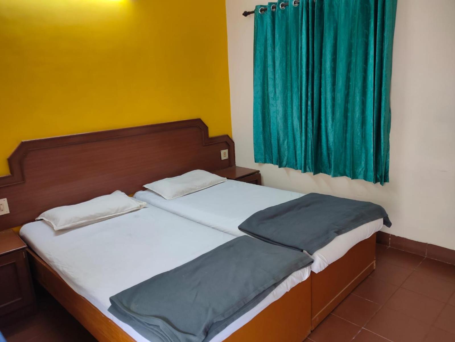 Anjana Hotels Theni Exterior foto