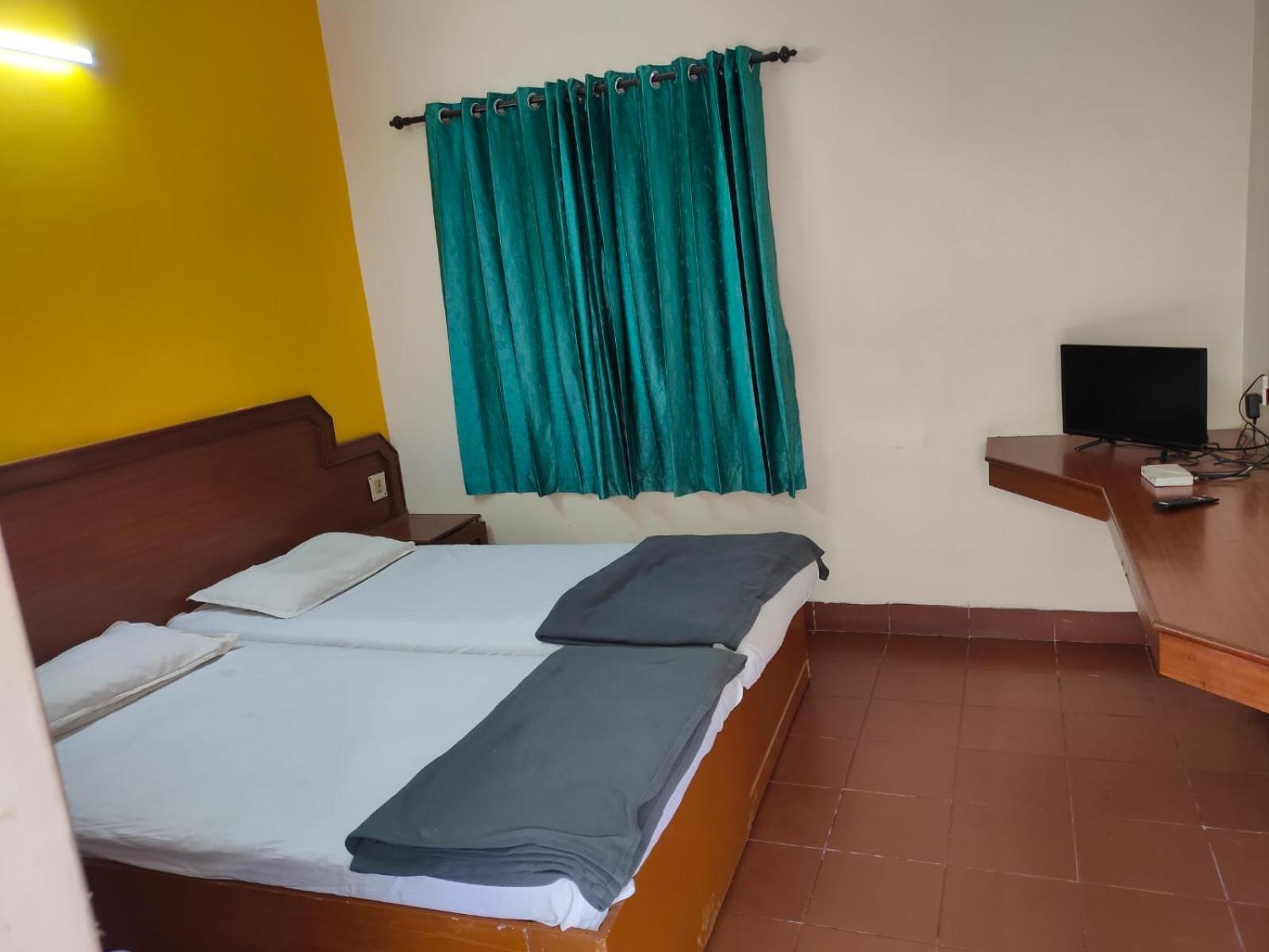 Anjana Hotels Theni Exterior foto