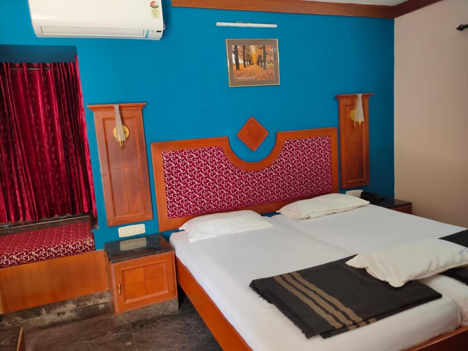Anjana Hotels Theni Exterior foto